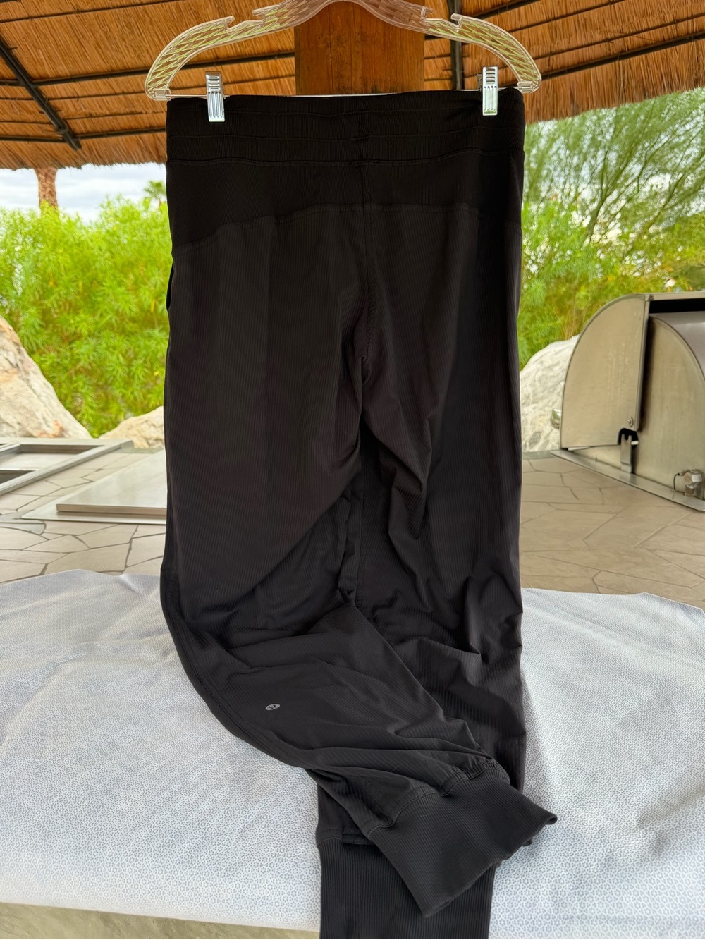 LULULEMON DANCE STUDIO MID RISE JOGGER. FULL LENGTH. Size 8. Inseam 29” Black - Picture 2 of 3